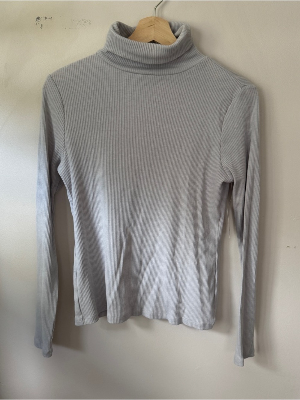 Old Navy Light Gray Ribbed Turtleneck Sweater